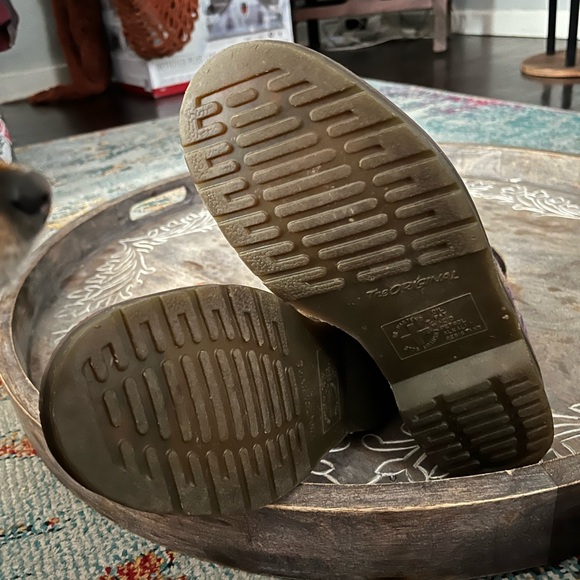 Stylish Burgundy Boots for Women - Picture 4 of 4